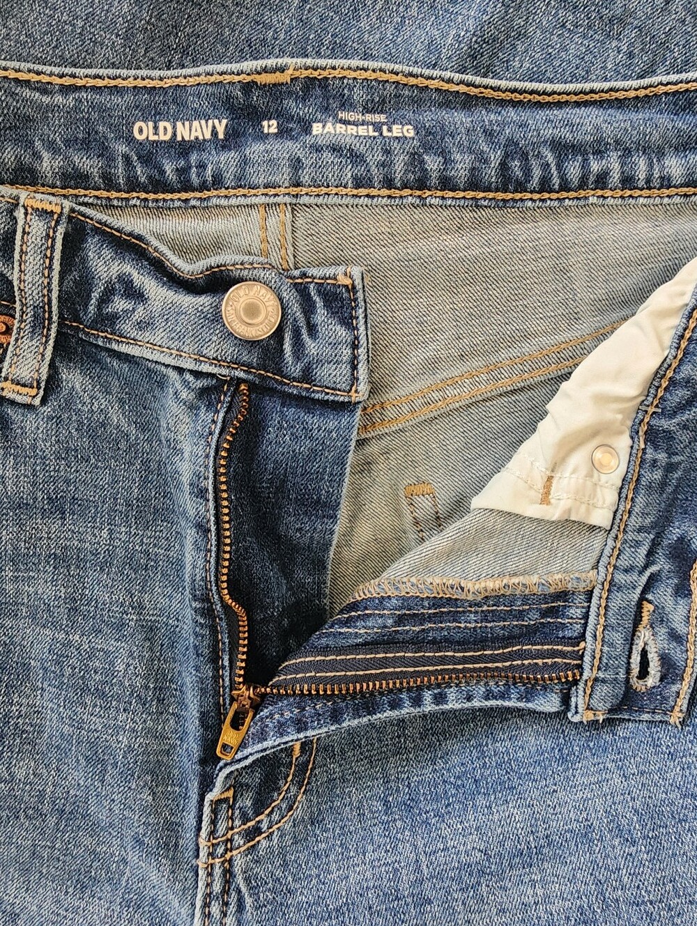 High-Rise Barrel Leg Jeans Medium Wash Cotton Blend Comfortable Fit Size 12 - Picture 9 of 11